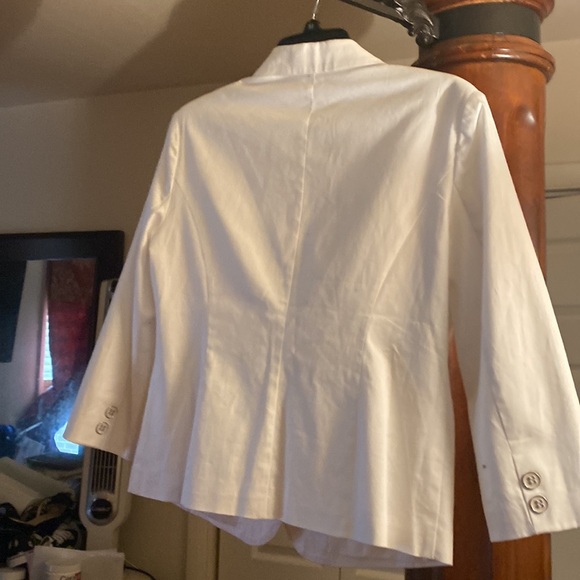 White blazer - Picture 5 of 8